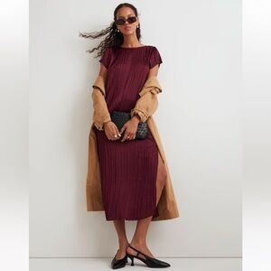 Madewell Short-Sleeve Slip Midi Dress in Plisse Mulberry Wine Size Small